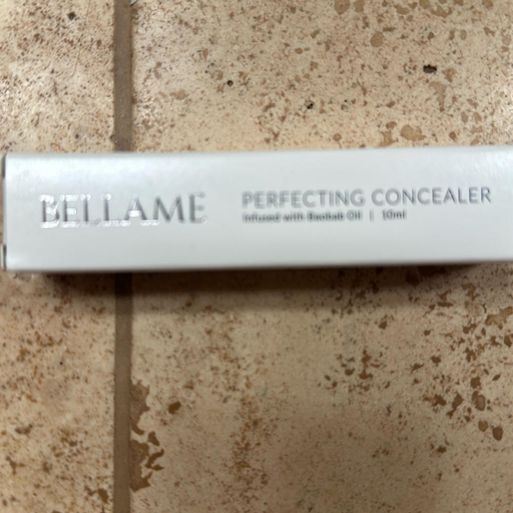Bellame Perfecting Concealer in 4: Light